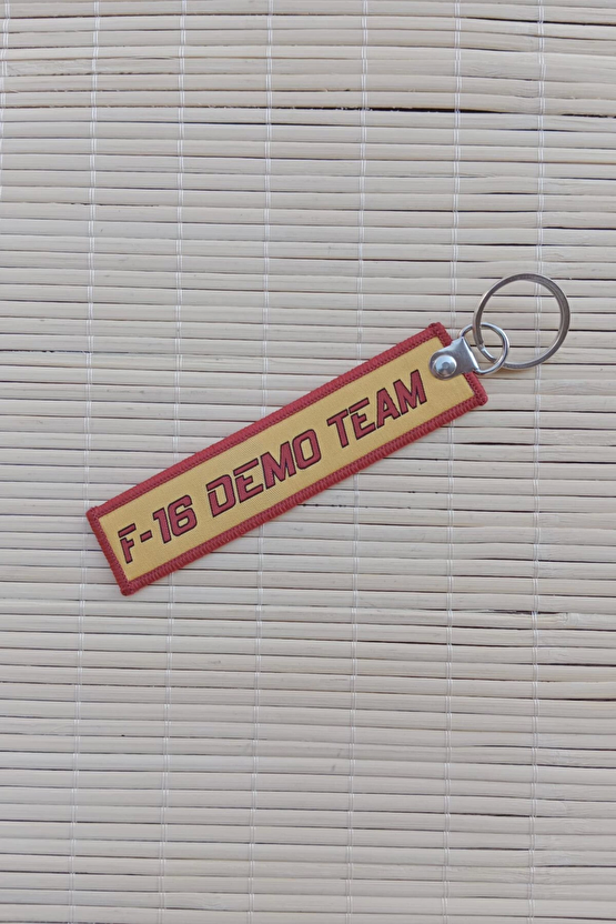 Fighting Falcon F 16 Demo Team Yazili Sari Kirmizi Nakis Bez Anahtarlik