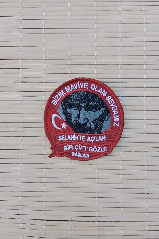 Ataturk Resimli Kirmizi Zemin Nakis İslemeli Bizim Maviye Olan Sevdamiz Arma Pec Patch