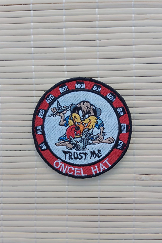 Trust Me Oncel Hat Yazili Nakis İslemeli Arma Pec Patch