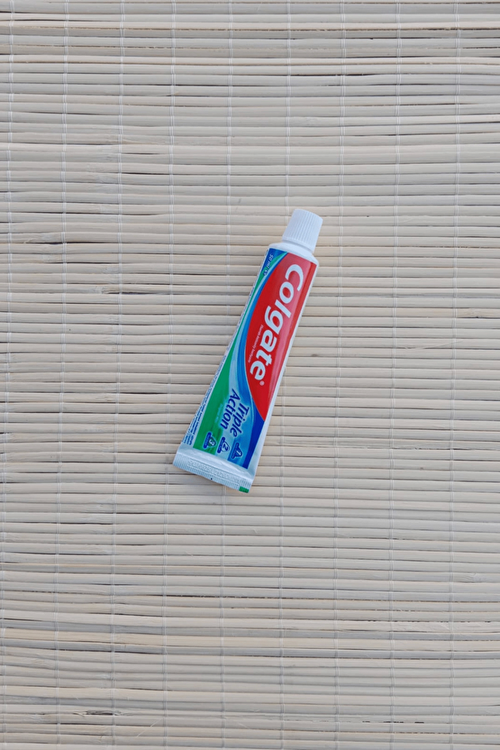 Colgate Uclu Etki Dis Macunu 50 Ml