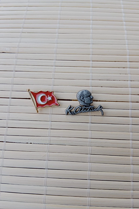 2 Adet Dalgalanan Bayrak Siyah Ataturk Siluetli İmzali Sarrafiyeli Taki Ceket Yaka İgnesi Yaka Rozeti