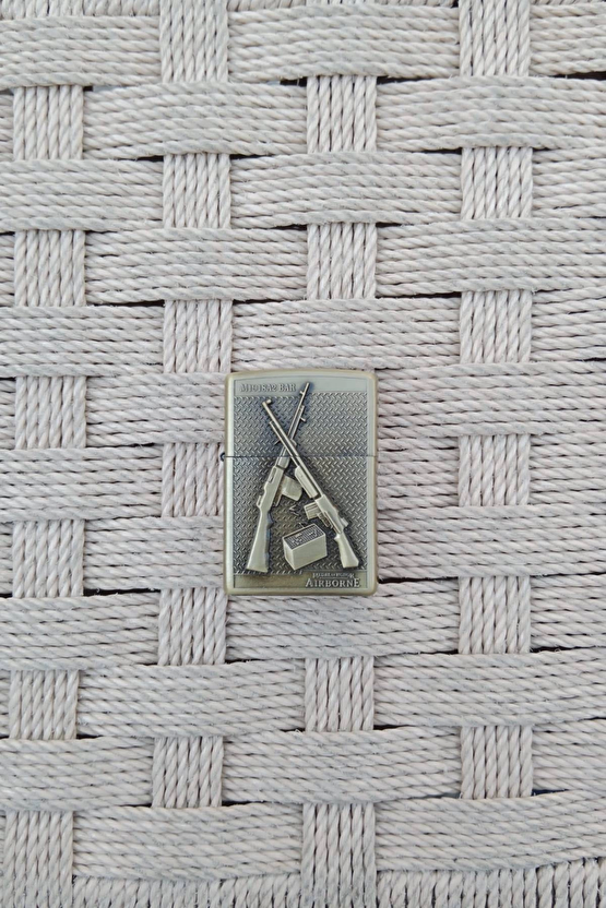 Ozel Tasarim Sari Renkli M1918a2 Bar Tufek Kabartmali Medal Of Honor Airborne Yazili Zippo Cakmak