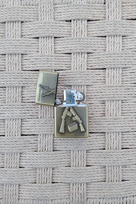 Ozel Tasarim Sari Renkli M1918a2 Bar Tufek Kabartmali Medal Of Honor Airborne Yazili Zippo Cakmak