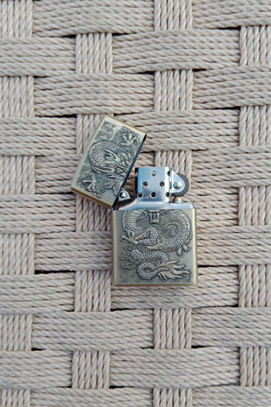 Ozel Tasarim Sari Renkli Benzinli Dragon Kabartmali Zippo Cakmak