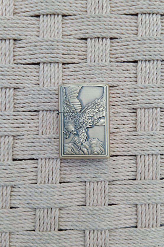 Ozel Tasarim Sari Renkli Eagle Kabartmali Zippo Cakmak