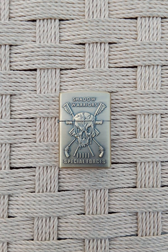 Ozel Tasarim Sari Renkli Shadow Warriors Special Forces Yazili Kabartmali Zippo Cakmak