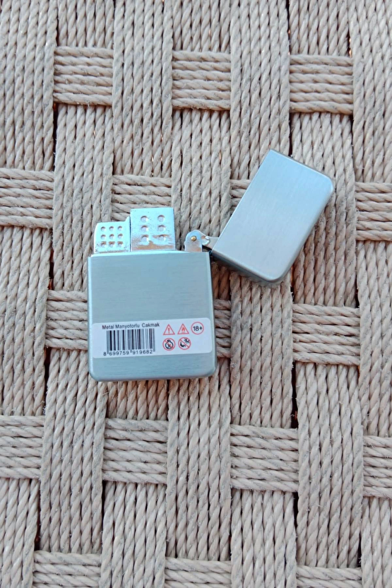 Metal Renkli Marijuana Desen Kabartmali Benzinli Zippo Cakmak