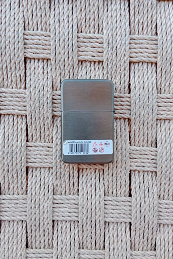 Metalik Renkli Marijuana Amblemli Kabartmali Benzinli Zippo Cakmak