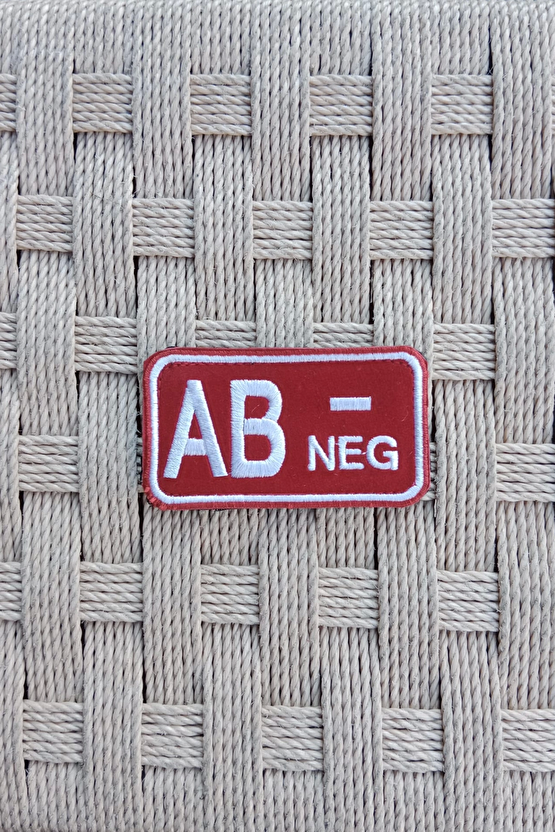 Kirmizi Kadife Zemin Beyaz Nakis İslemeli Ab - Neg Kan Gruplu Arma Patch Pec