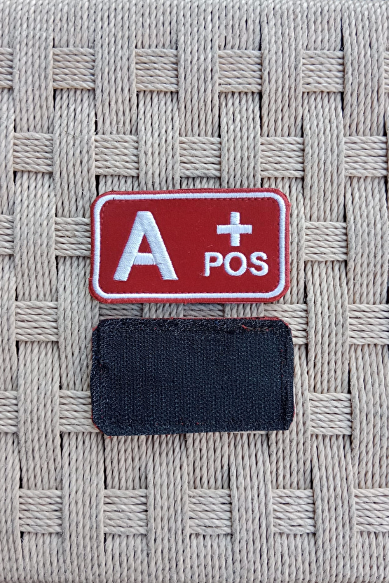 Kirmizi Kadife Zemin Beyaz Nakis İslemeli A + Pos Kan Gruplu Arma Patch Pec