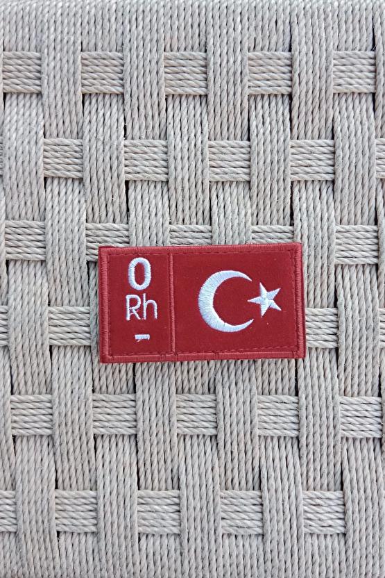 Kirmizi Kadife Zemin Beyaz Nakis İslemeli 0 Rh - Kan Gruplu Arma Patch Pec