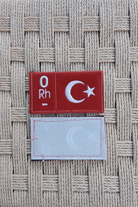 Kirmizi Kadife Zemin Beyaz Nakis İslemeli 0 Rh - Kan Gruplu Arma Patch Pec