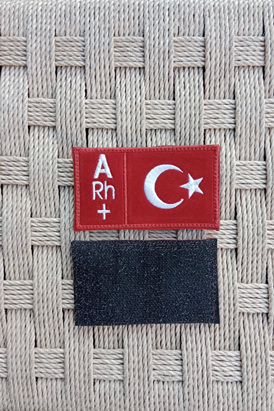Kirmizi Kadife Zemin Beyaz Nakis İslemeli A Rh + Kan Gruplu Pec Arma Patch