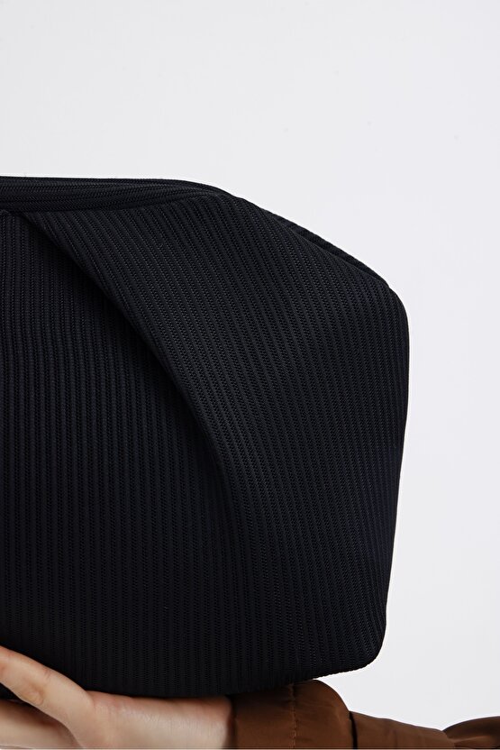Kadın Siyah Piliseli Clutch El Çantası