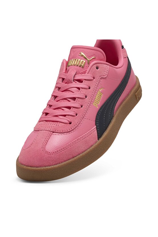 Club II Era Sneaker