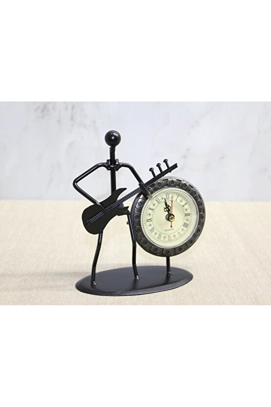 Metal Saatli Gitar Çalan Müzisyen Alk4334