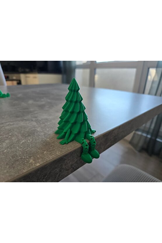 Sevimli Oturabilen Plastik Yılbaşı Ağacı