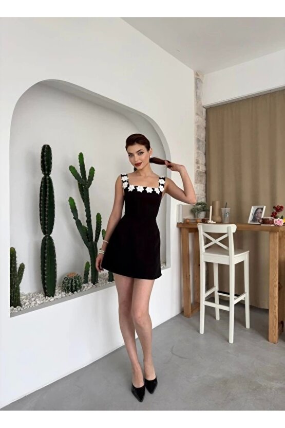 Alyosa Çiçek Detaylı Elbise