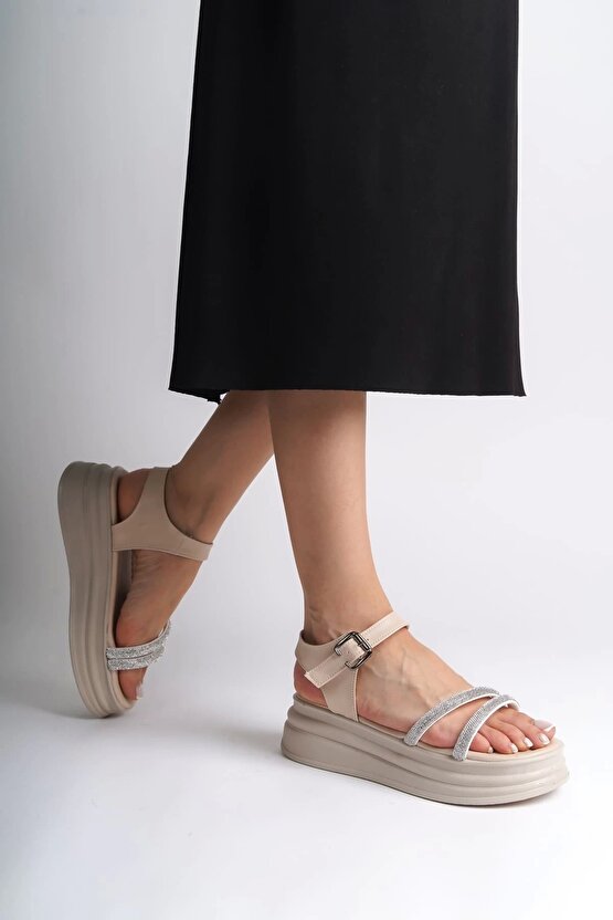 Zlohe Kalın Tokalı Taşlı Şeritli Ortopedik Taban Kadın Sandalet Ckt - Krem