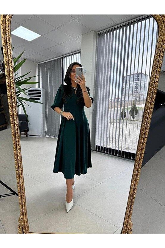 Kadın Kısa Kollu Bisiklet Yaka Fiyonk Broşlu Midi Janjan Krep Elbise