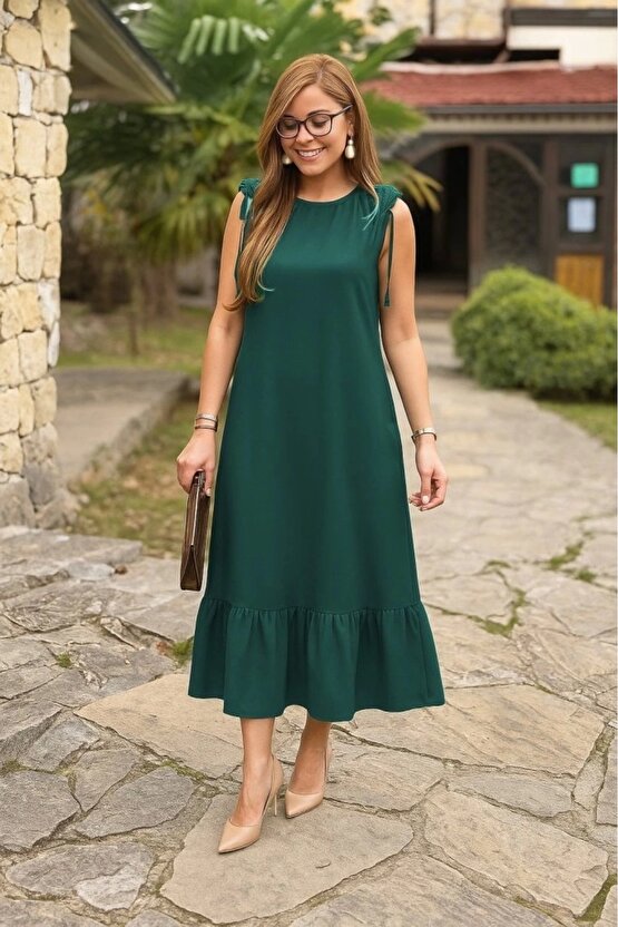 Kadın Omuzlardan Büzgülü Kayık Yaka Fırfırlı Janjan Krep Elbise