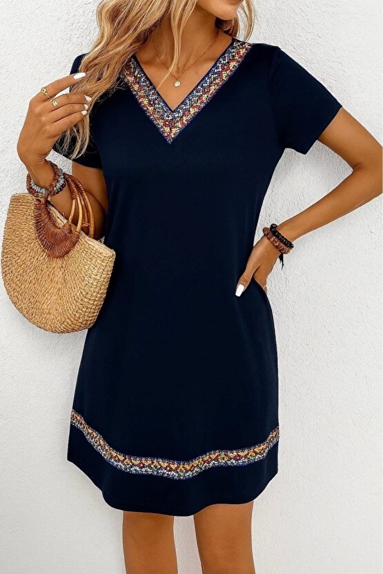 Kadın Kısa Kollu V Yakalı Etnik Desen şerit Detaylı Viskon Elbise