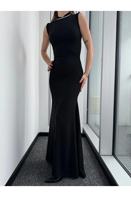 İpeksi Kolsuz Yarım Bogazlı Uzun Elbise- Siyah