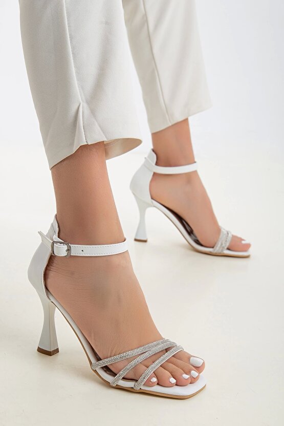 Kadın Taş Bantlı Gece Ayakkabısı Beyaz