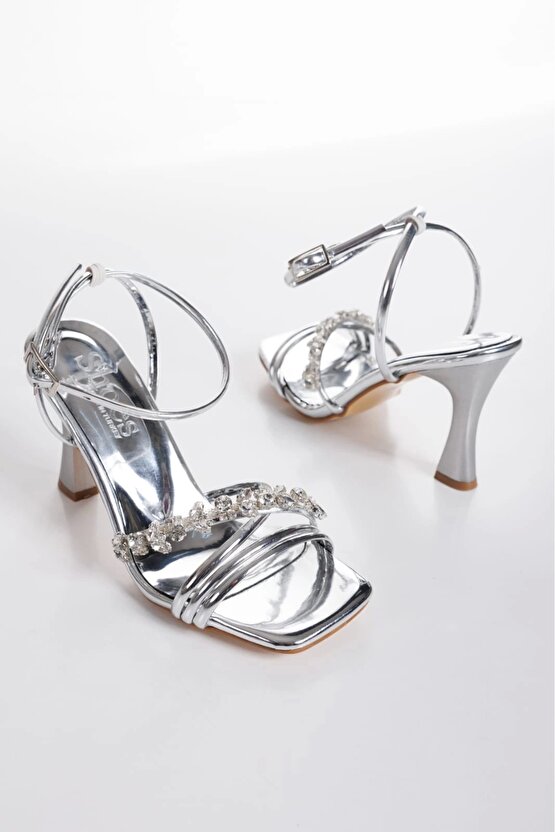 Taşlı Kadın Ince Biyeli Gece Ayakkabısı Gümüş