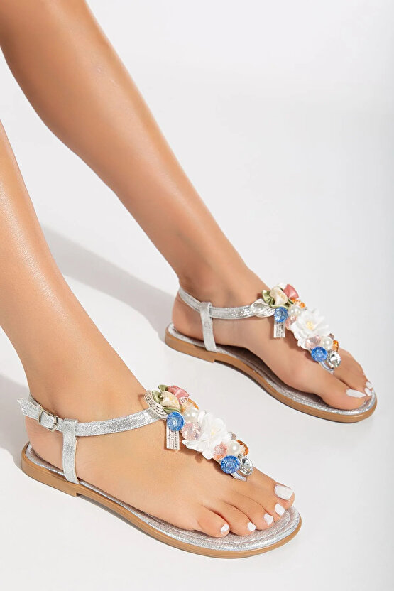 Kadın Yazlık Parmak Arası Sandalet Süslü Gümüş