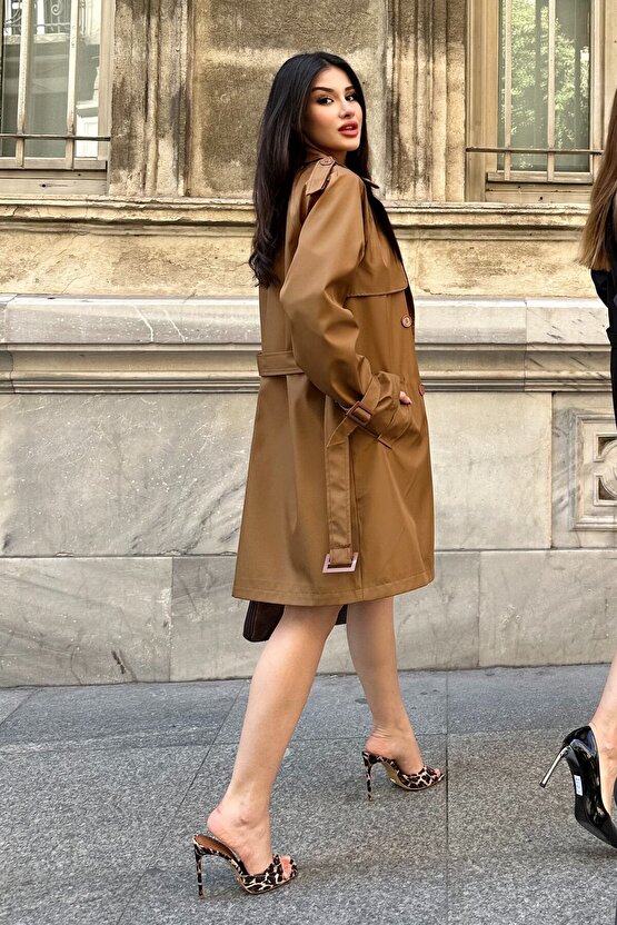 Kadın Kemerli Düğmeli Kruvaze Yaka Trençkot - Taba 9360