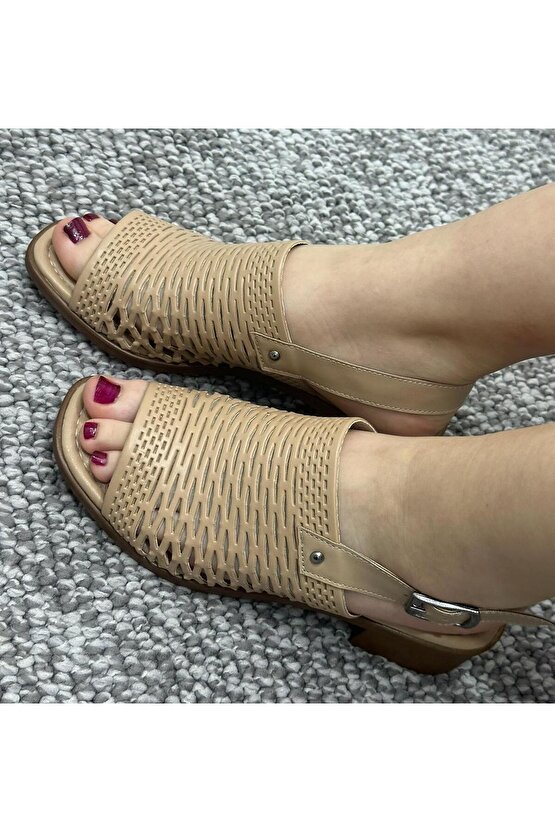 kadın yazlık kısa topuk lazer kesim modelli  yumuşak malzemeli ayakkabı