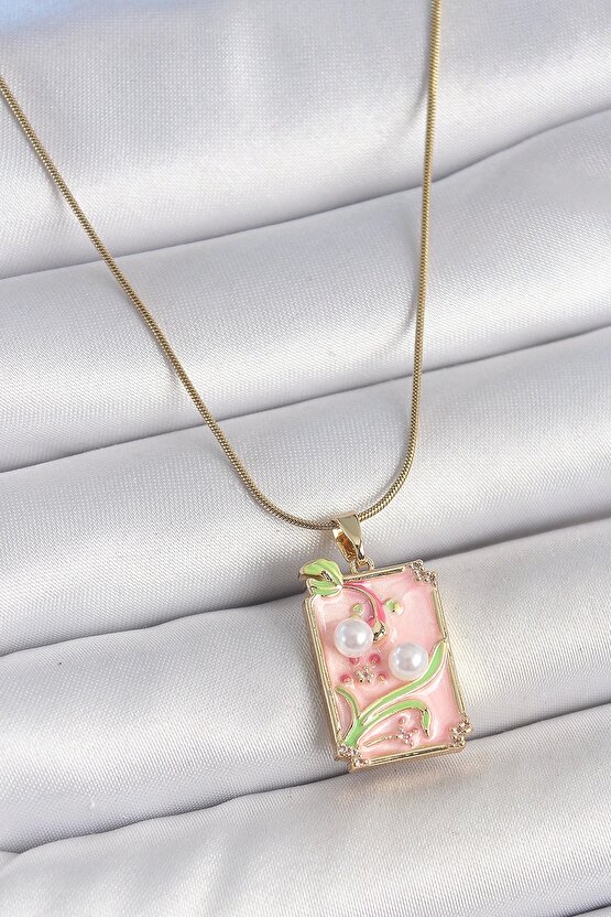 316L Çelik Gold Renk Zincir Pembe Mineli İncli Çiçek İşlemeli Portre Model Kadın Kolye