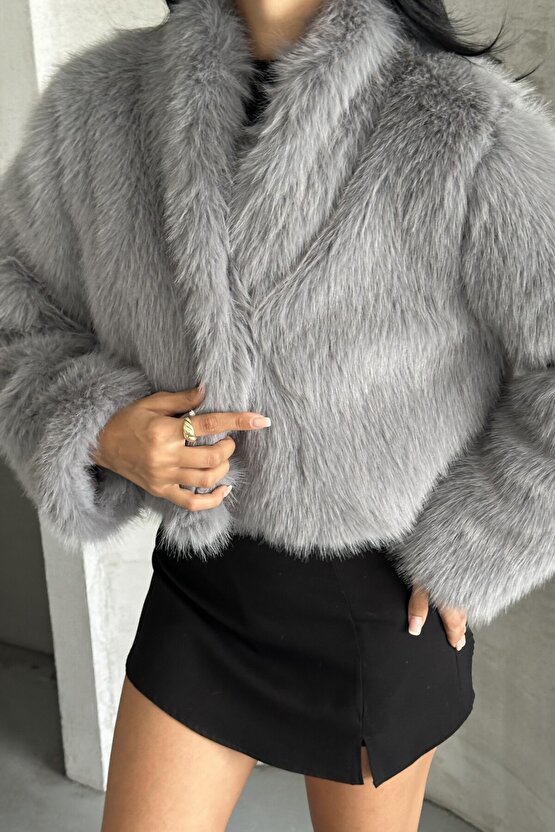 Kadın Kısa Peluş Kürk Mont - Şal Yaka Detaylı Ceket