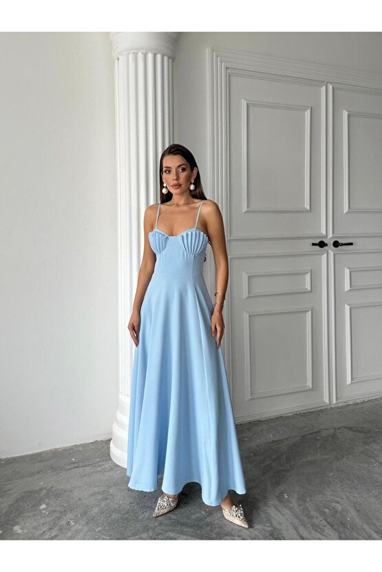 Kadın İnce askılı Göğüs Deniz Kabuğu Detaylı Kalp Yaka Uzun Elbise