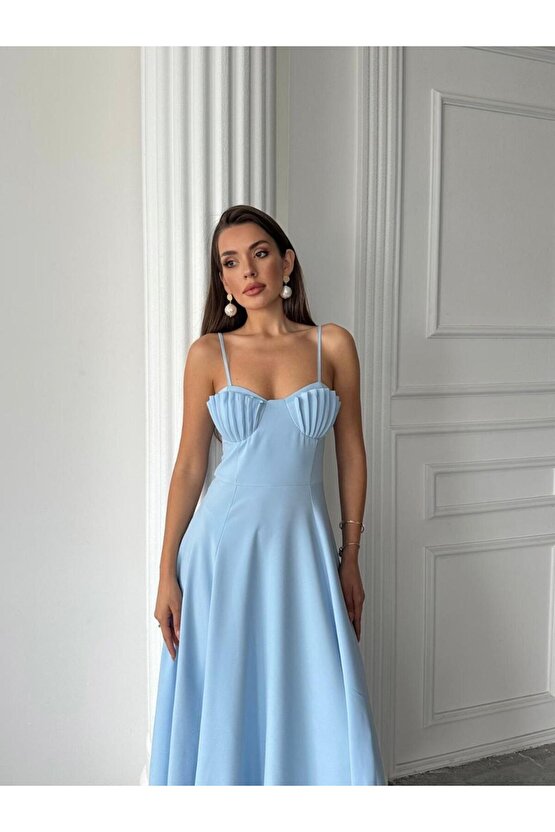 Kadın İnce askılı Göğüs Deniz Kabuğu Detaylı Kalp Yaka Uzun Elbise