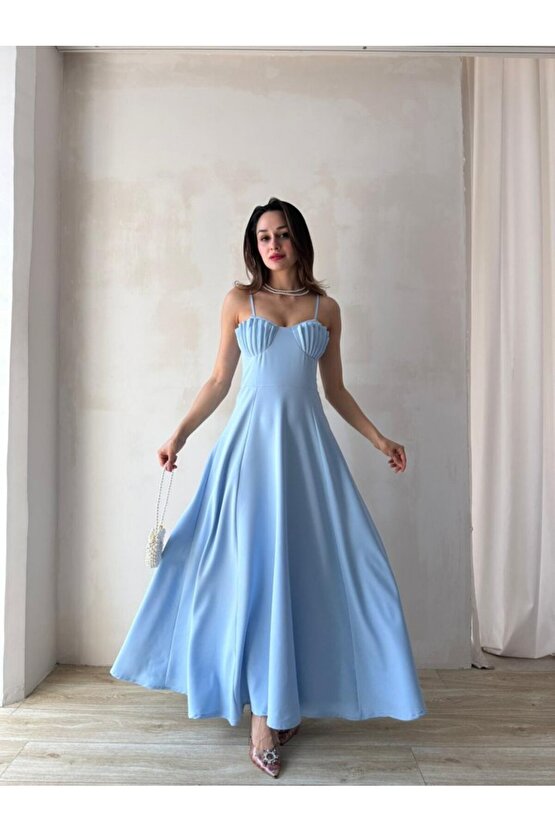 Kadın İnce askılı Göğüs Deniz Kabuğu Detaylı Kalp Yaka Uzun Elbise