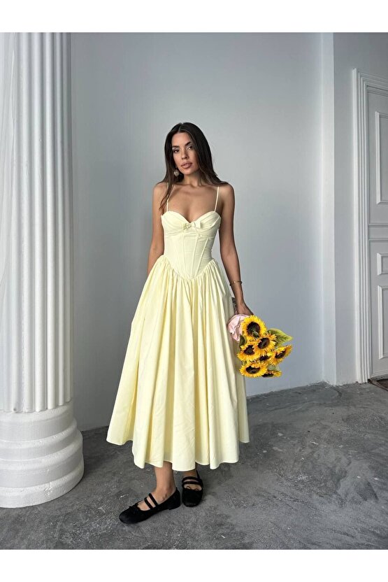 Kadın Kalp Yaka İnce Askılı Fiyonk Detaylı Korse Formlu Uzun Elbise