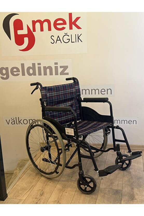 Wipperman marka Refakatçi Frenli Ekonomik Manuel Tekerlekli Sandalye