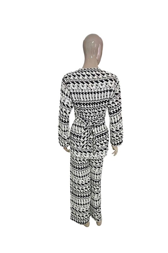 Kadın Siyah-Beyaz Çizgili Desenli Salaş Takım (Kimono Ceket + Bol Paça Pantolon)