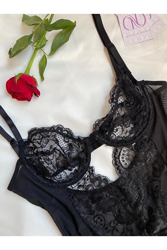 Siyah Dantelli Balenli Bodysuit