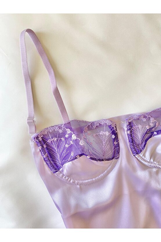 Dantel Detaylı Balenli Saten Gecelik