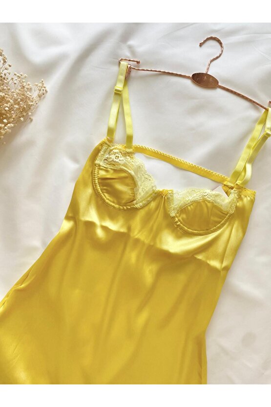 Dantel Detaylı Balenli Saten Gecelik