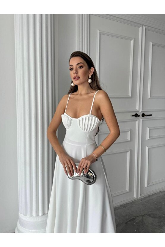 Kadın İnce askılı Göğüs Deniz Kabuğu Detaylı Kalp Yaka Uzun Elbise