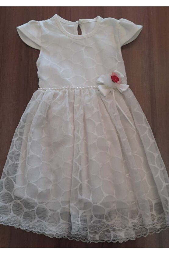 Beyaz Üzeri Tül Kaplı Ortası Boncuklu Ve Çiçekli Elbise