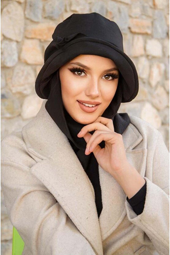 Siyah Aksesuar Detay Atkılı Vintage Şapka