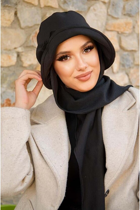 Siyah Aksesuar Detay Atkılı Vintage Şapka