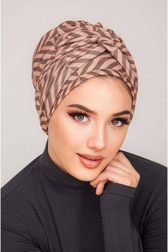 Kahve Bej Geometrik Desen Burgu Detaylı Bone