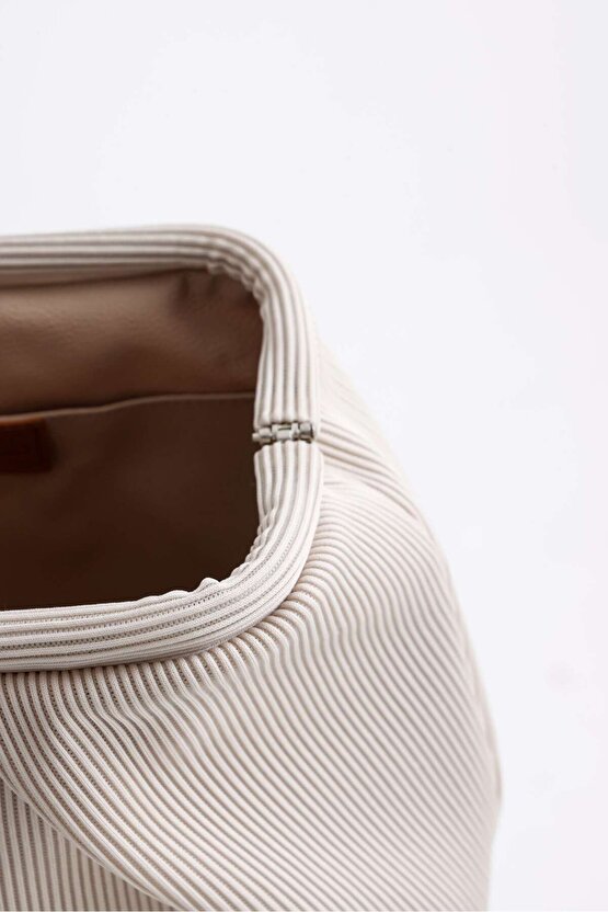 Heybes Kadın Krem Piliseli Clutch El Çantası