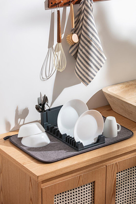 Katlanabilir Bulaşıklık – Su Emici Tabanlı, Pratik ve Şık Mutfak Düzenleyici